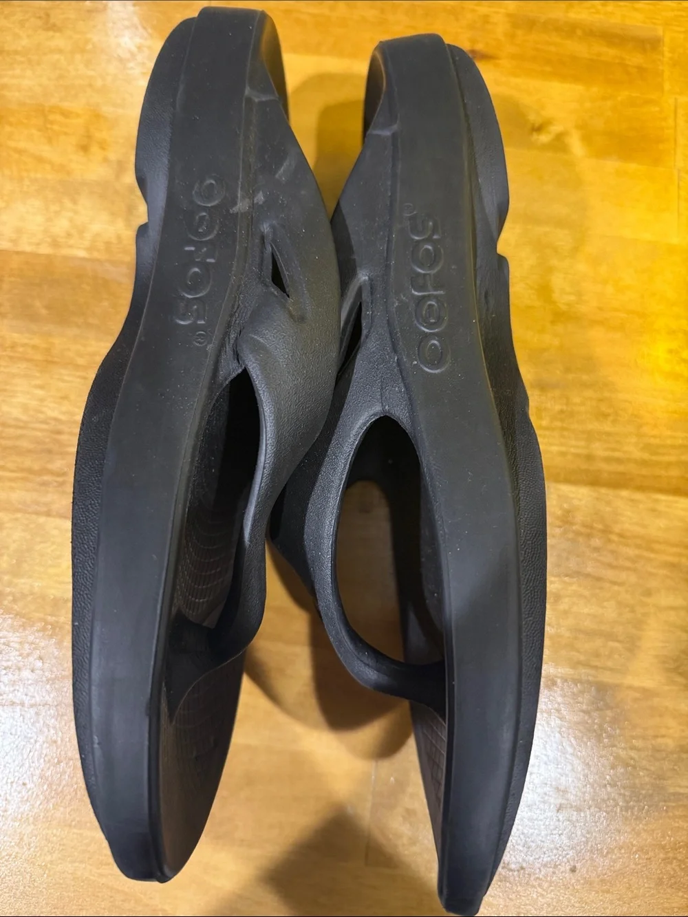 OOFOS Black Men's Recovery Flip-Flops